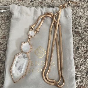 Kendra Scott necklace